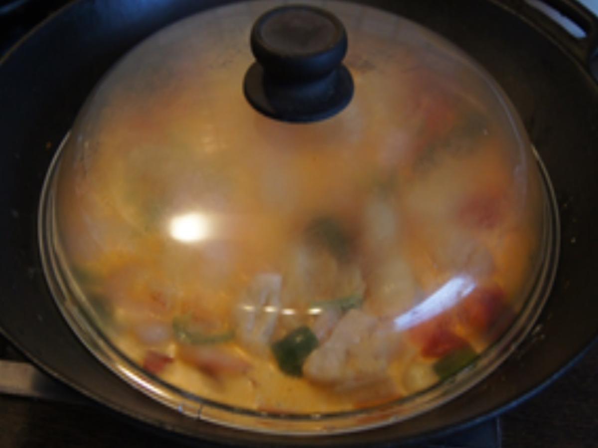 Rotes Gemüse-Garnelen-Curry mit gelben Basmatireis - Rezept - Bild Nr. 9
