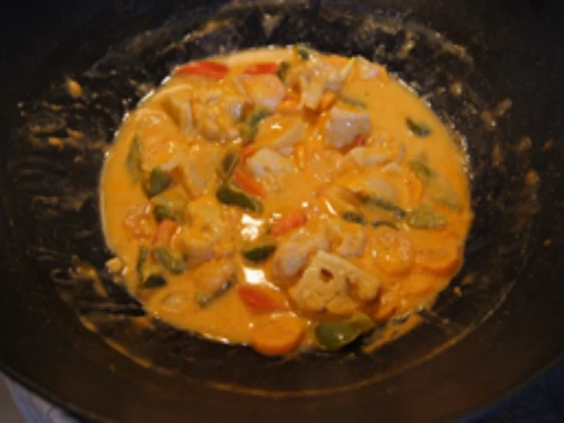 Muschelnudeln mit roten Gemüse-Garnelen-Curry - Rezept - Bild Nr. 16351