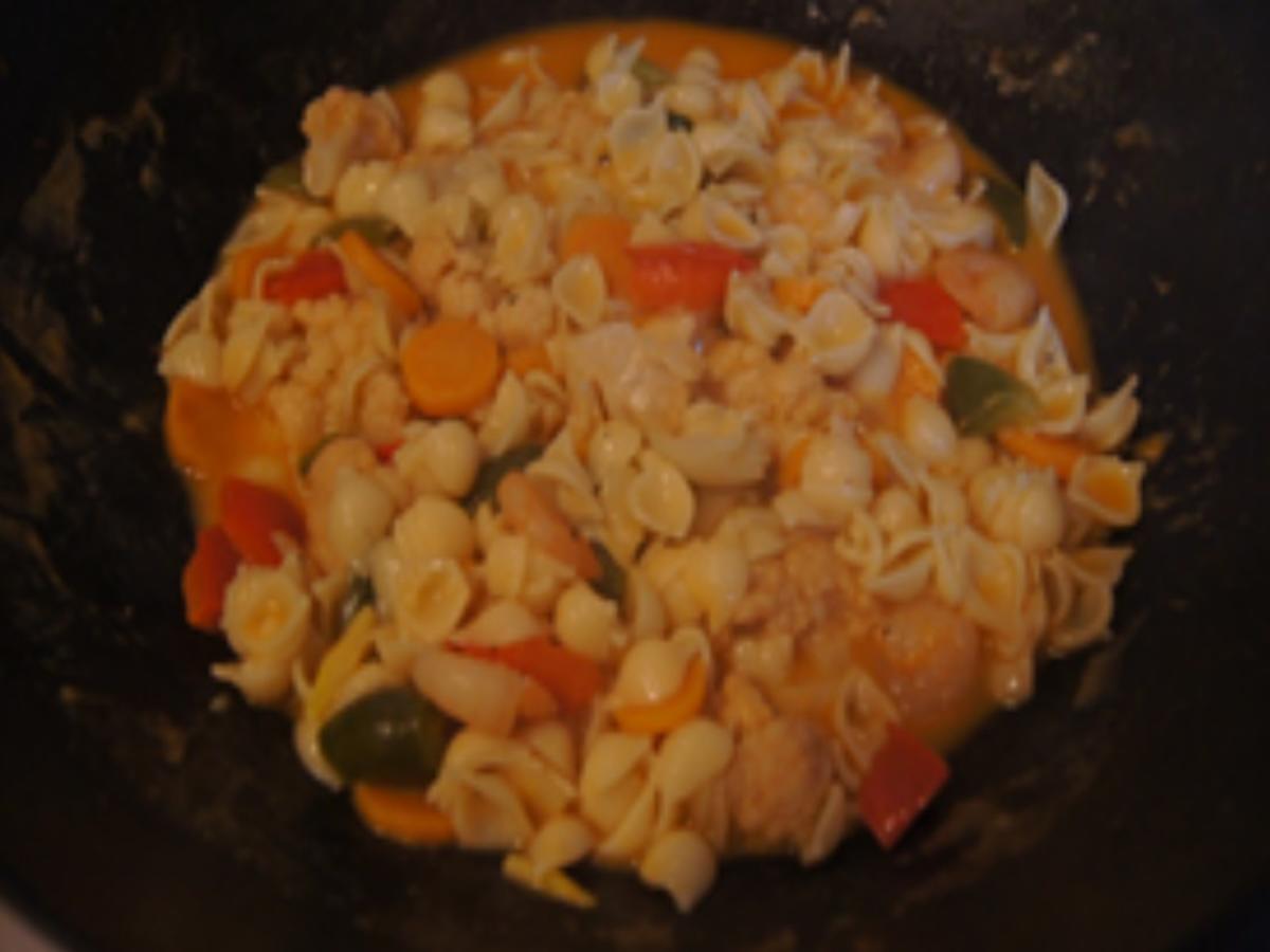 Muschelnudeln mit roten Gemüse Garnelen Curry - schnell & einfach - von ... Muschelnudeln mit roten Gemüse Garnelen Curry - schnell & einfach - von ...