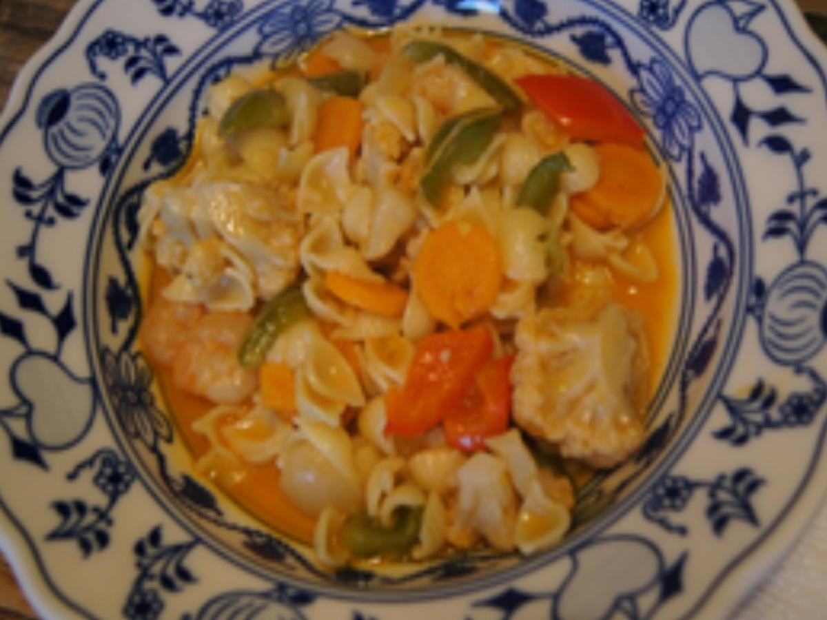 Muschelnudeln mit roten Gemüse-Garnelen-Curry - Rezept - Bild Nr. 16355