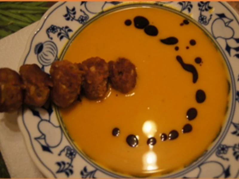 Rezept: Kürbis-Süßkartoffel-Suppe mit Mettbällchen-Spieß Bild Nr. 16348 Kürbis-Süßkartoffel-Suppe mit Mettbällchen-Spieß - Rezept - Bild Nr. 16348