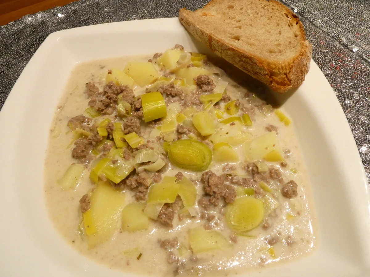 Käse-Lauchsuppe mit Hackfleisch und Kartoffeln - Rezept - Bild Nr. 16348
