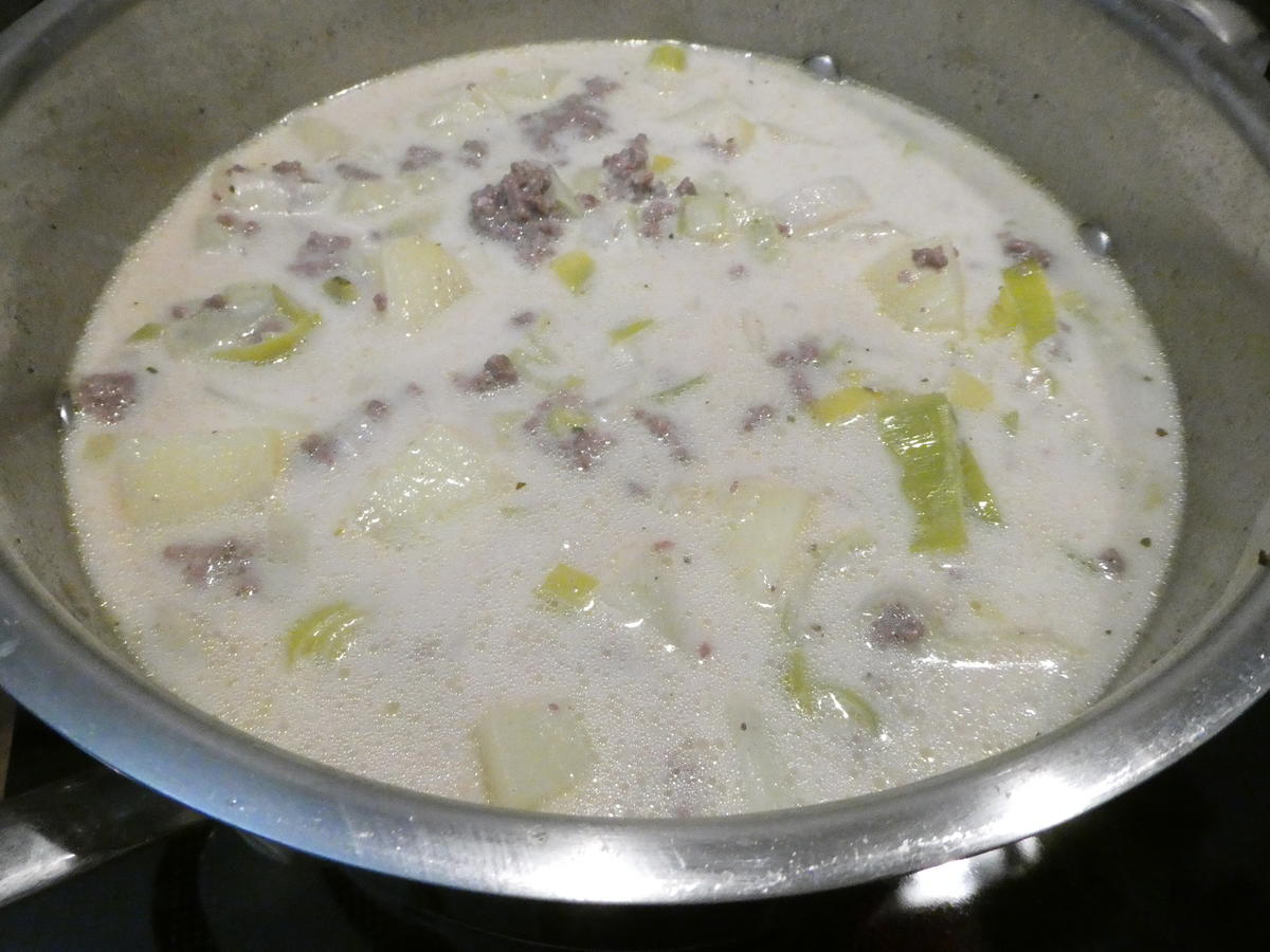 Käse-Lauchsuppe mit Hackfleisch und Kartoffeln - Rezept - kochbar.de