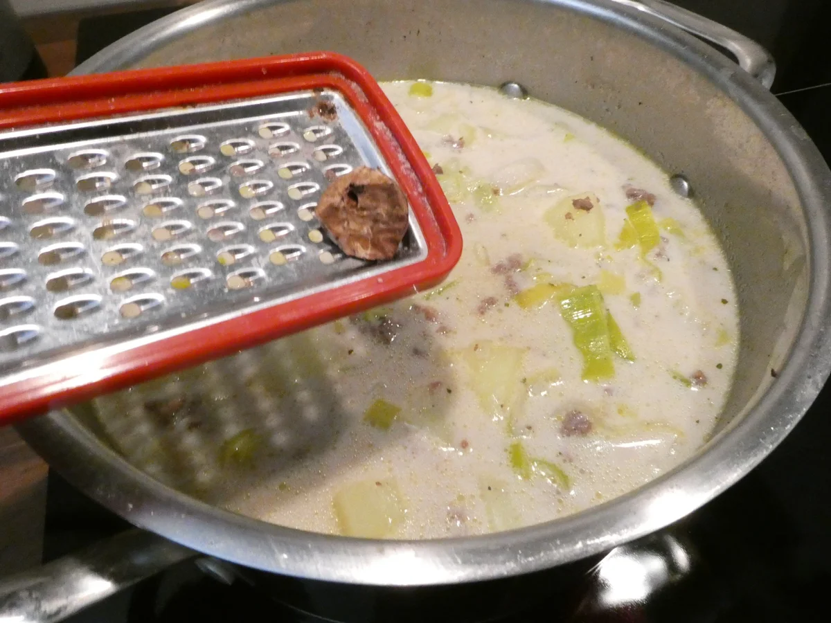 Käse-Lauchsuppe mit Hackfleisch und Kartoffeln - Rezept - Bild Nr. 16357