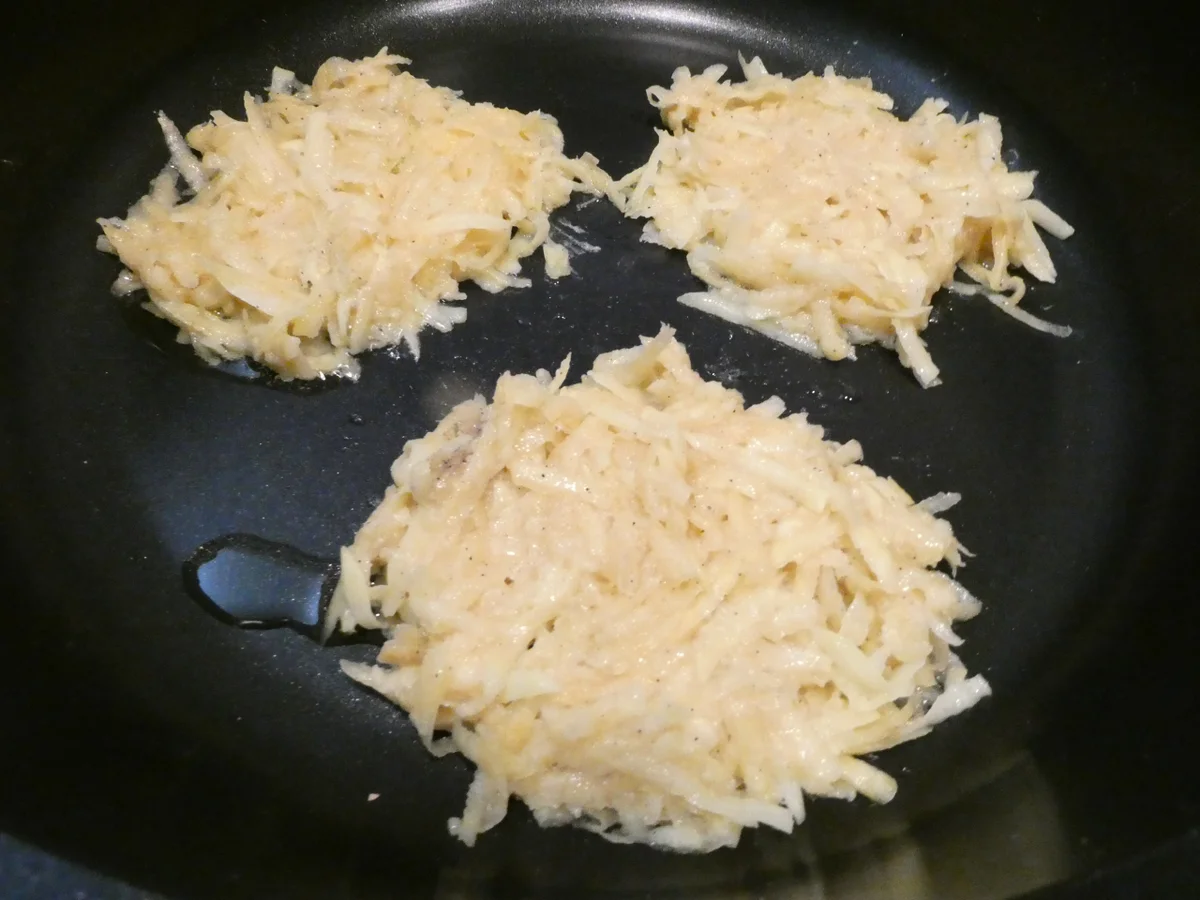 Rezept: Steckrüben-Kartoffel-Rösti mit Feldsalat Bild Nr. 16353 Steckrüben-Kartoffel-Rösti mit Feldsalat - Rezept - Bild Nr. 16353