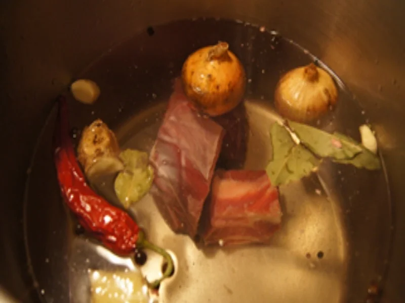 Tafelspitz mit Meerrettich-Rahmsauce, Bluccoli und Drillingen - Rezept - Bild Nr. 5