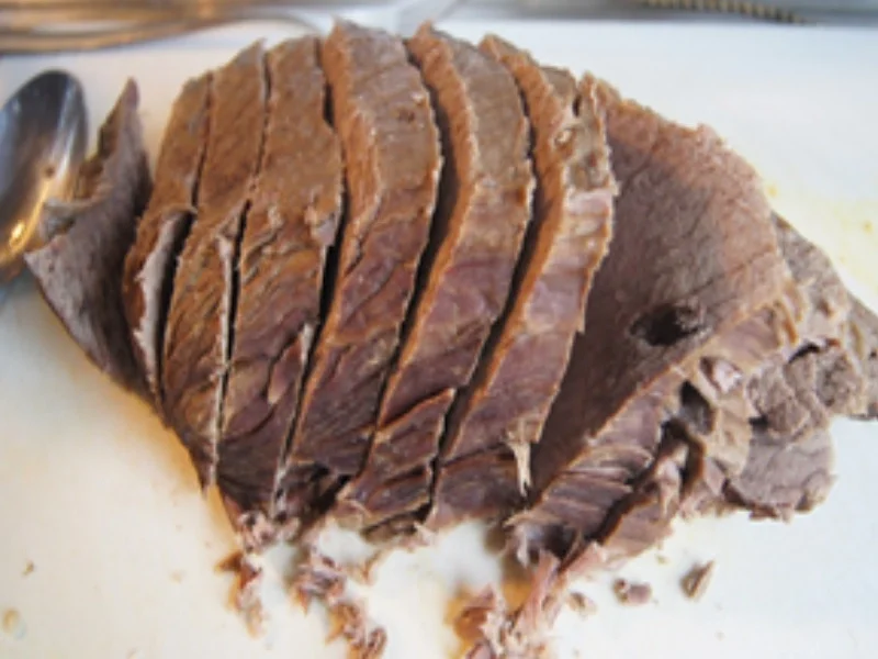 Tafelspitz mit Meerrettich-Rahmsauce, Bluccoli und Drillingen - Rezept - Bild Nr. 6