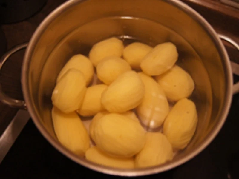 Tafelspitz mit Meerrettich-Rahmsauce, Bluccoli und Drillingen - Rezept - Bild Nr. 12