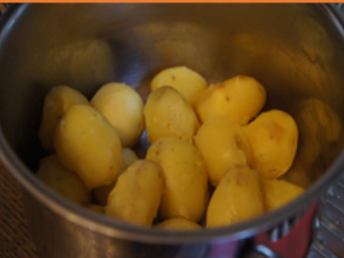 Bauernsülze mit herzhafter Remoulade und kleinen Pellkartoffeln ... Bauernsülze mit herzhafter Remoulade und kleinen Pellkartoffeln ...