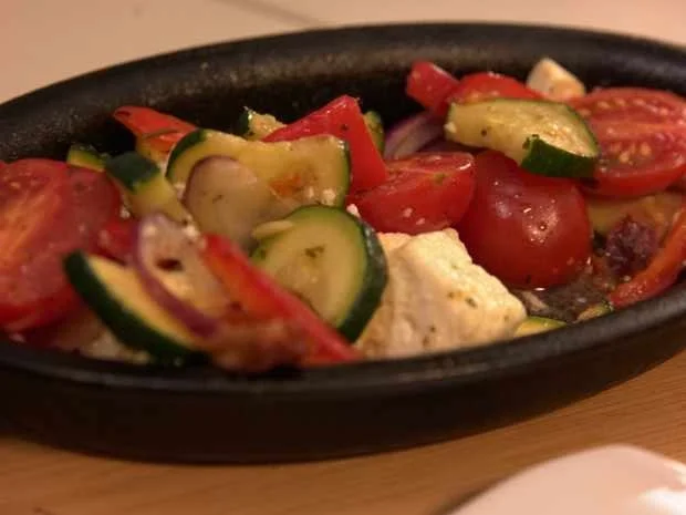 Wagju Streifen mit Chimichurri, gefüllten Champignons und Rosmarinofenkartoffeln - Rezept - Bild Nr. 16349