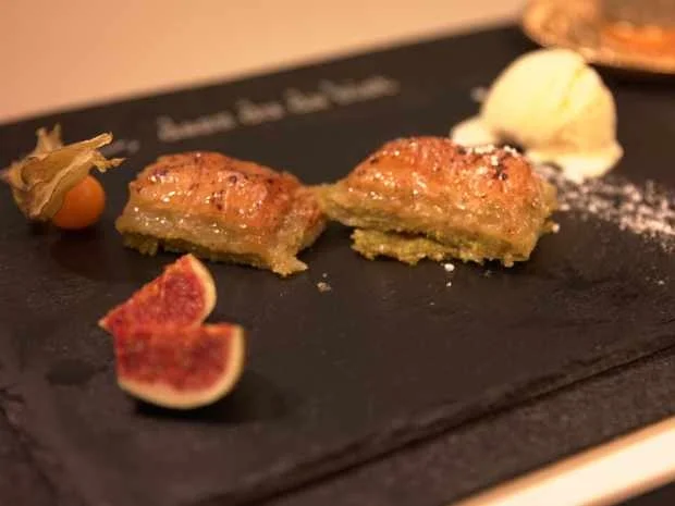 Baklava mit Vanille-Eis - Rezept - Bild Nr. 16348