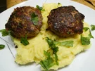 Rezept: Frikadellen mit Kartoffelstampf Bild Nr. 16348 Frikadellen mit Kartoffelstampf - Rezept - Bild Nr. 16348