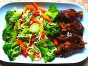 Bunte Nudeln mit Brokkoli und Hühnerflügel - Rezept - Bild Nr. 16348