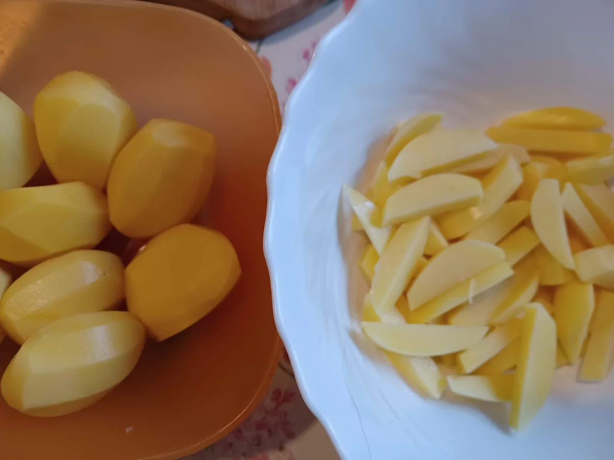 Rezept: Schnitzel mit Pommes und Rosenkohl / Blumenkohl Bild Nr. 16350 Schnitzel mit Pommes und Rosenkohl / Blumenkohl - Rezept - Bild Nr. 16350