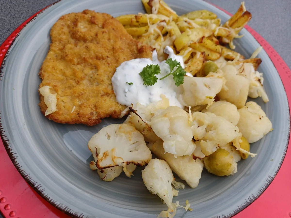 Rezept: Schnitzel mit Pommes und Rosenkohl / Blumenkohl Bild Nr. 16361 Schnitzel mit Pommes und Rosenkohl / Blumenkohl - Rezept - Bild Nr. 16361