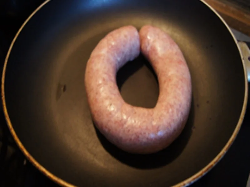 Rezept: Brägenwurst mit Preiselbeer-Rotkohl und tschechischen Knödeln Bild Nr. 3 Brägenwurst mit Preiselbeer-Rotkohl und tschechischen Knödeln - Rezept - Bild Nr. 3