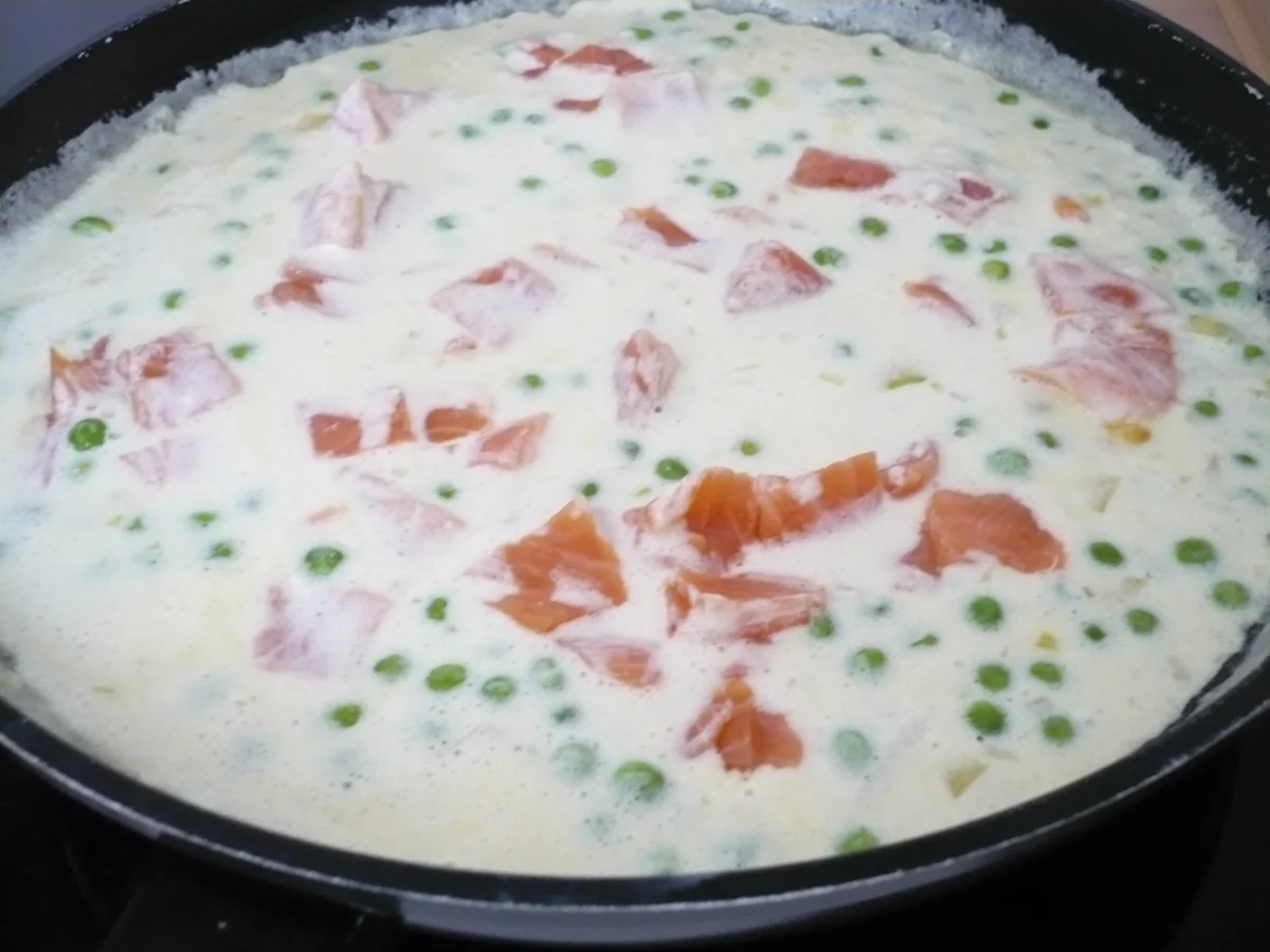 Linguine mit Räucherlachs  und Erbsen - Rezept - Bild Nr. 16369