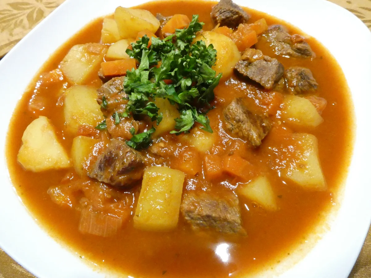 Gulaschsuppe im Schnellkochtopf - Rezept - Bild Nr. 16387