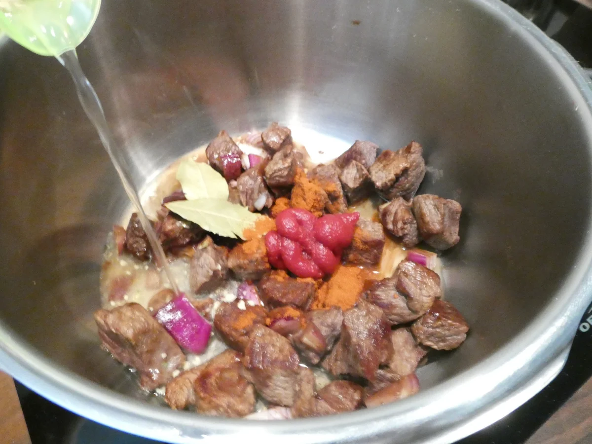 Gulaschsuppe im Schnellkochtopf - Rezept - Bild Nr. 16390