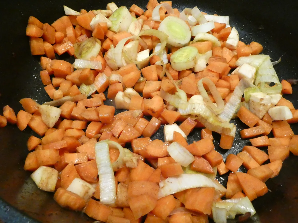 Gulaschsuppe im Schnellkochtopf - Rezept - Bild Nr. 16394