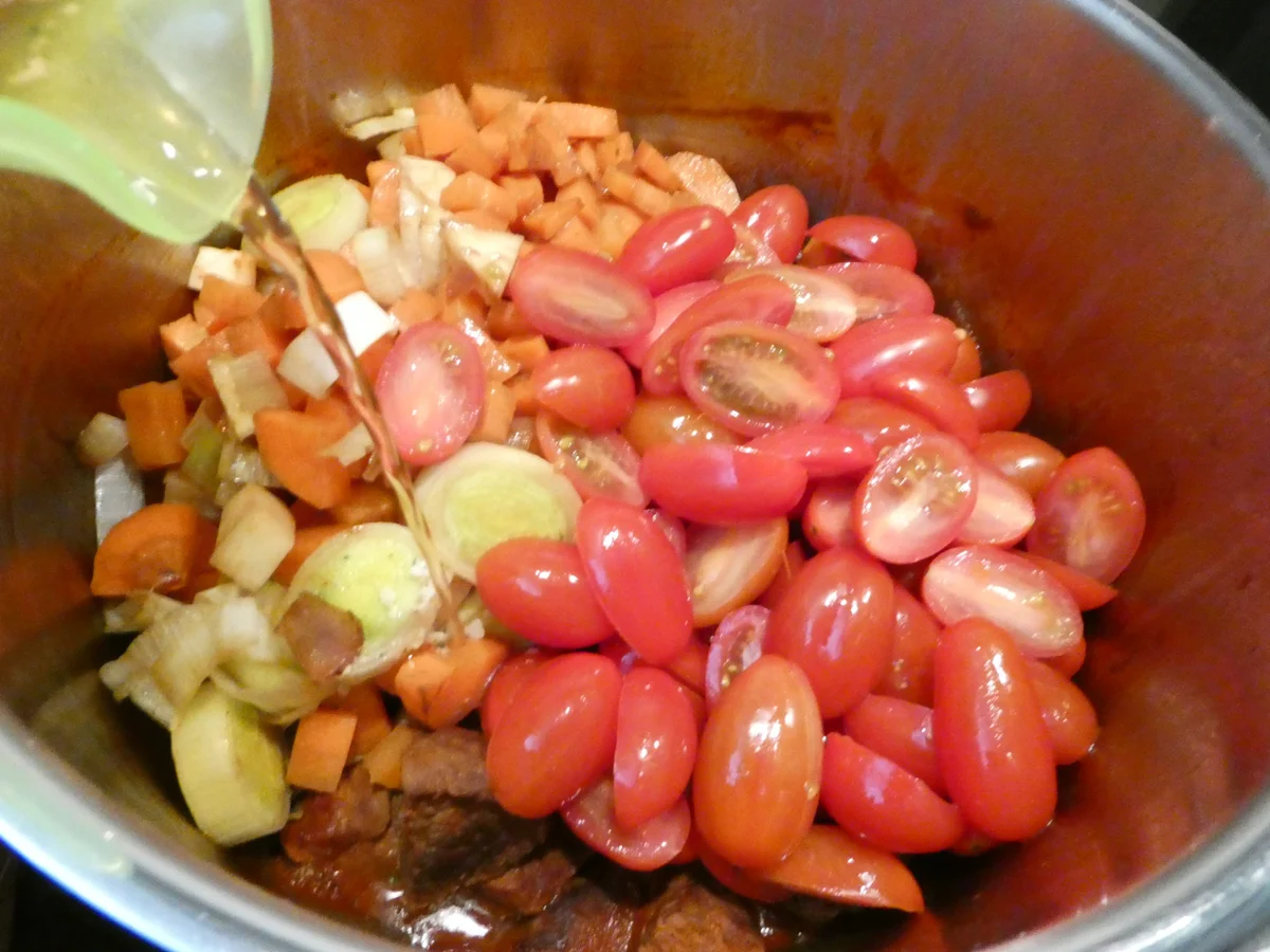 Gulaschsuppe im Schnellkochtopf - Rezept - Bild Nr. 16397