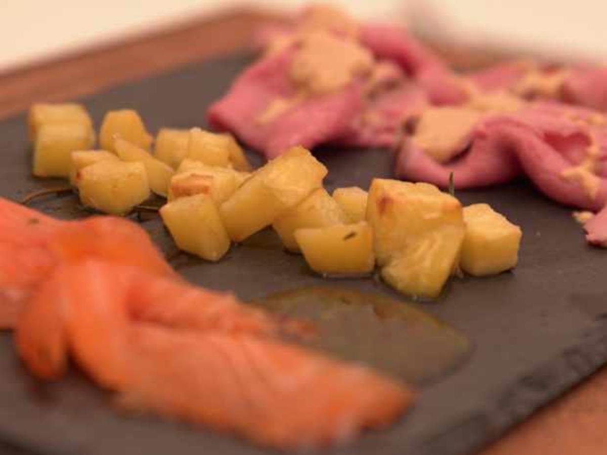 Kalbfleisch mit Thunfischsauce und mit Limoncello gebeizter Lachs - von ...