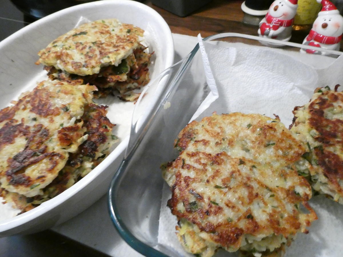 Kartoffel Kohlrabi Rösti mit Creme fraiche Kräuter - von Sheeva1960