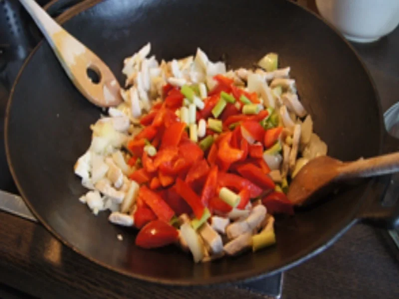 Hähnchen mit Gemüse süß-sauer und gelber Basmatireis - Rezept - Bild Nr. 16396