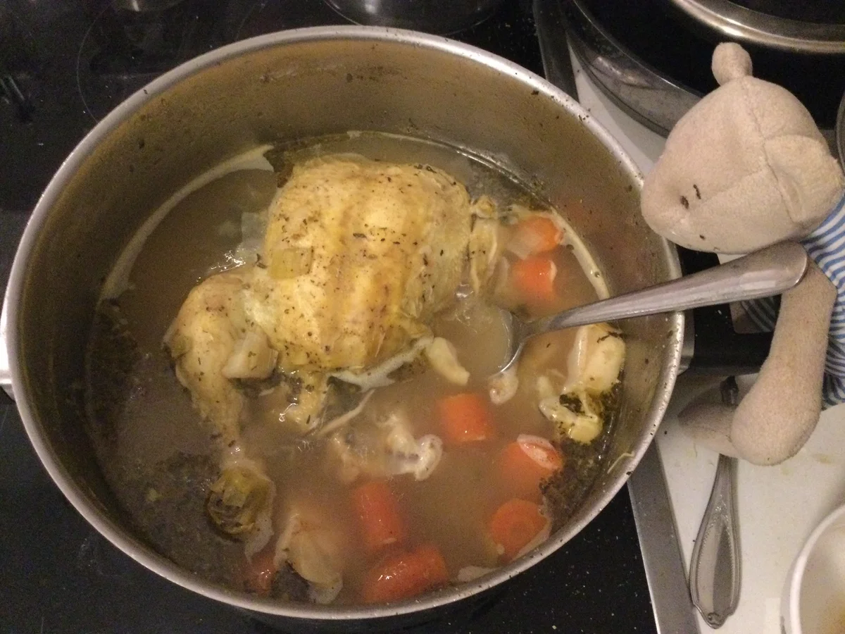 Rezept: Hühnersuppe a la Ari Bild Nr. 16388 Hühnersuppe a la Ari - Rezept - Bild Nr. 16388