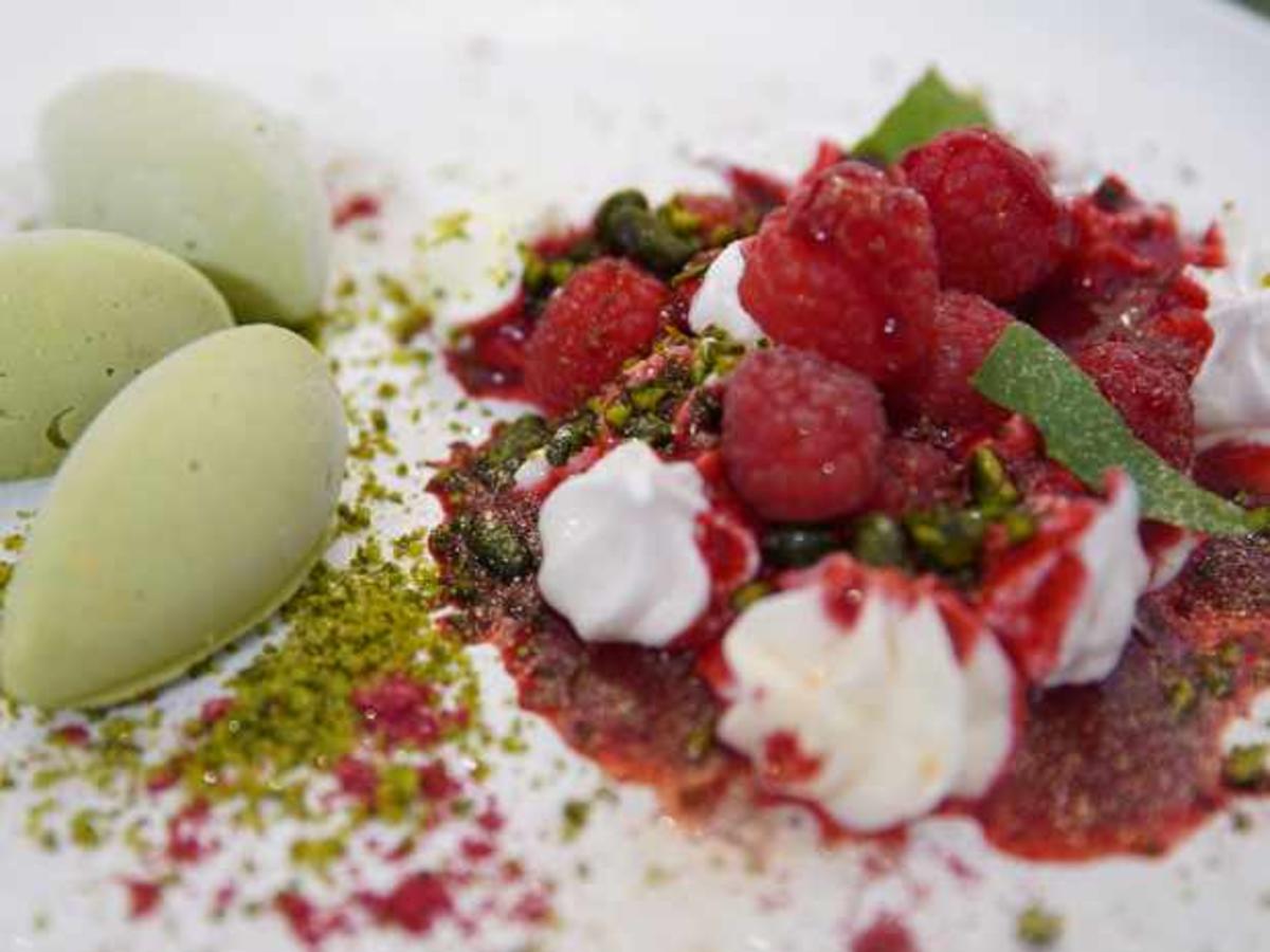 Eton Mess mit Basilikum-Eis - Rezept mit Bild - kochbar.de