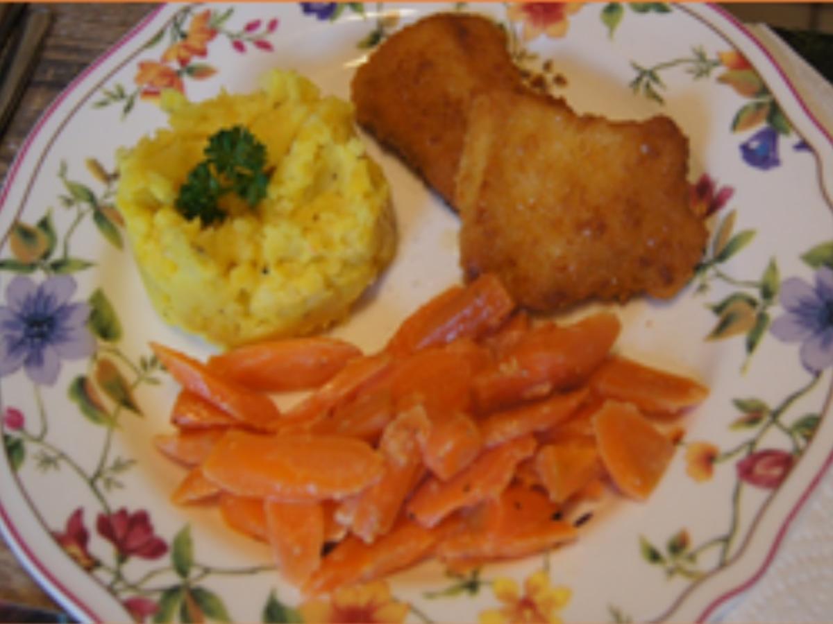 Mini-Knusper-Schnitzel mit Honig-Sahne-Möhren und Kartoffelstampf - Rezept - Bild Nr. 2