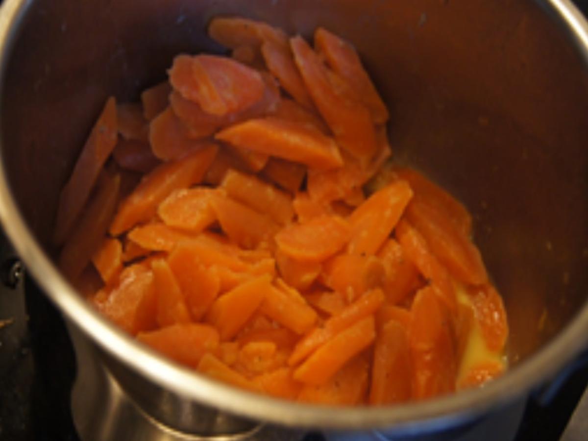 Mini-Knusper-Schnitzel mit Honig-Sahne-Möhren und Kartoffelstampf - Rezept - Bild Nr. 6