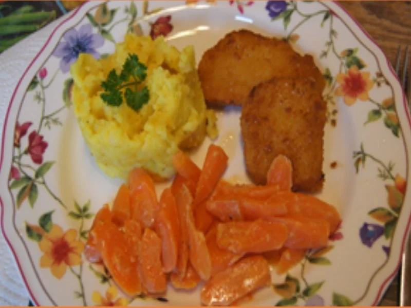 Mini-Knusper-Schnitzel mit Honig-Sahne-Möhren und Kartoffelstampf - Rezept - Bild Nr. 10