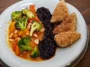 Rezept: Indisches Gemรผse-Curry mit schwarzem Reis und Honig-Sesam-Paneer Bild Nr. 16402 Indisches Gemรผse-Curry mit schwarzem Reis und Honig-Sesam-Paneer - Rezept - Bild Nr. 16402