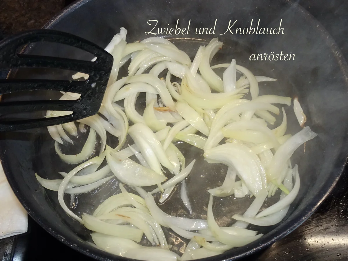 Rezept: Sardische Gemüsepfanne, Hühnerfilet & Tomaten-Spaghetti-Nester Bild Nr. 16405 Sardische Gemüsepfanne, Hühnerfilet & Tomaten-Spaghetti-Nester - Rezept - Bild Nr. 16405