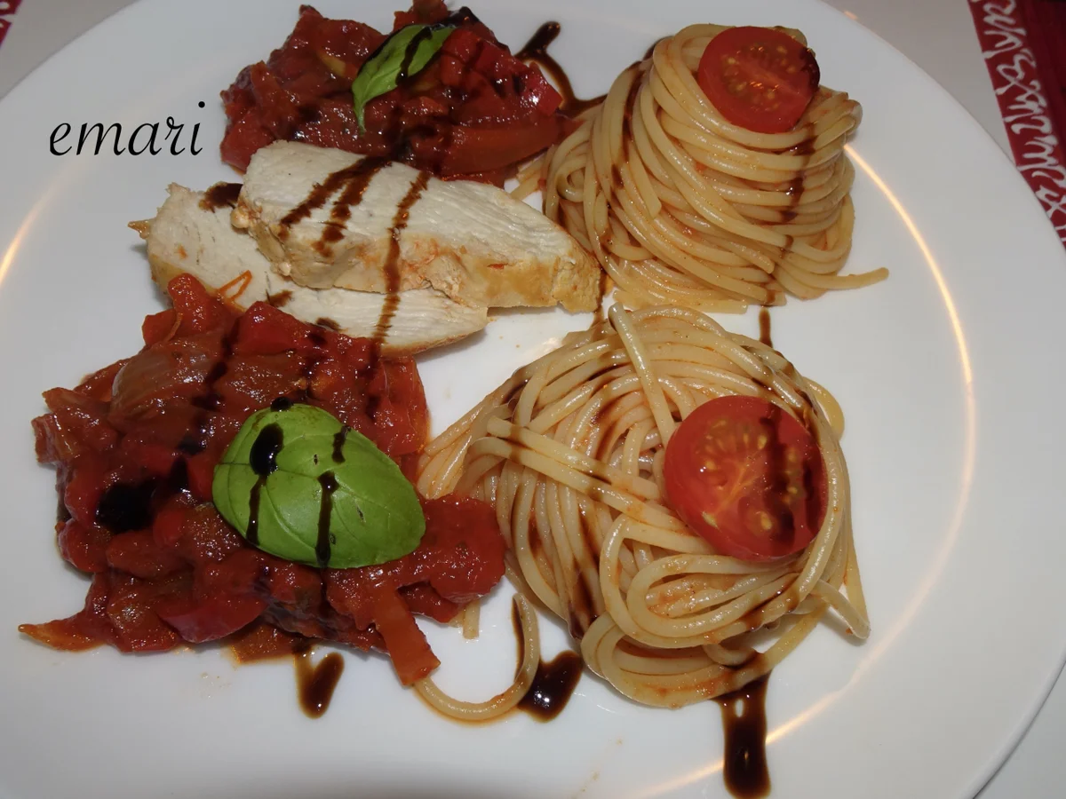 Rezept: Sardische Gemüsepfanne, Hühnerfilet & Tomaten-Spaghetti-Nester Bild Nr. 16406 Sardische Gemüsepfanne, Hühnerfilet & Tomaten-Spaghetti-Nester - Rezept - Bild Nr. 16406