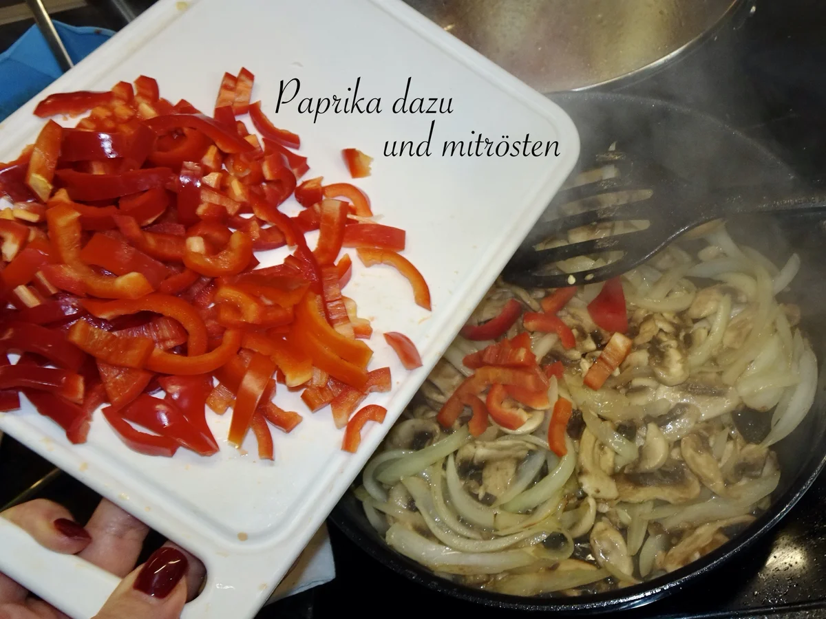 Rezept: Sardische Gemüsepfanne, Hühnerfilet & Tomaten-Spaghetti-Nester Bild Nr. 16409 Sardische Gemüsepfanne, Hühnerfilet & Tomaten-Spaghetti-Nester - Rezept - Bild Nr. 16409