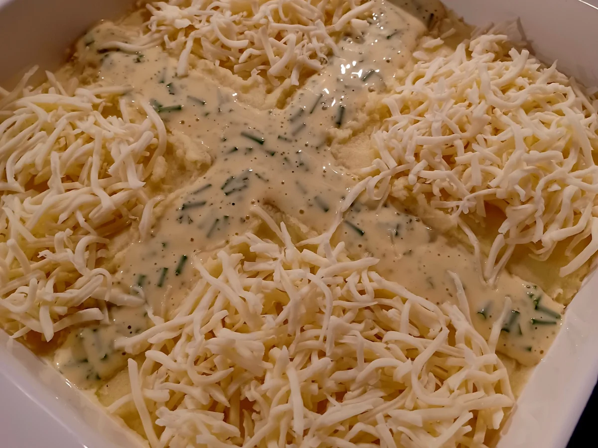 Kartoffelauflauf mit Würstchen und Ei - Rezept - Bild Nr. 16409