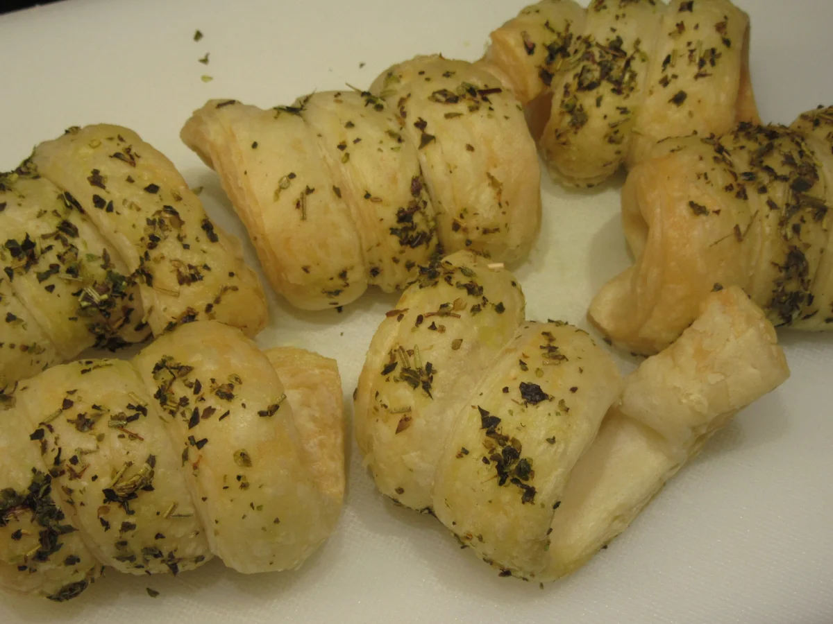 Rezept: Pikantes Backen: Capreseröllchen Bild Nr. 16408 Pikantes Backen: Capreseröllchen - Rezept - Bild Nr. 16408