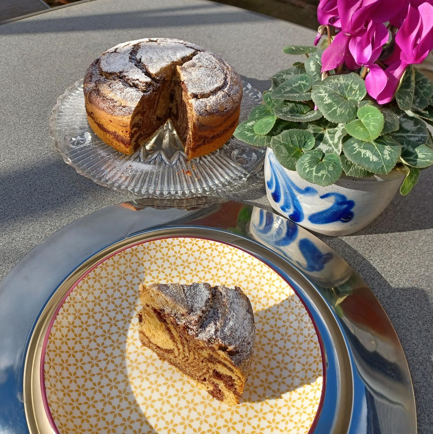 Zebrakuchen mit Kürbiskompott - Rezept - kochbar.de