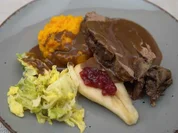 Reh mit Süßkartoffel-Kürbisstampf und Schokoladen-Thymian Soße - Rezept - Bild Nr. 16406