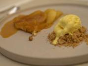 Tarte-Tatin mit Rosmarin-Vanille-Parfait - Rezept - Bild Nr. 16406