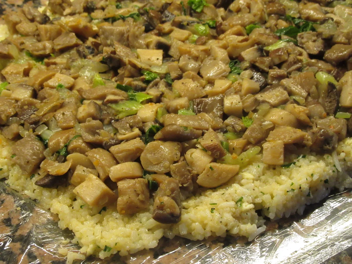 Rezept: Reis: Reisrolle mit Pilzfüllung Bild Nr. 16407 Reis: Reisrolle mit Pilzfüllung - Rezept - Bild Nr. 16407