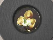 Lachs Pelmeni mit Gemüsebrühe und Gesmokter Creme Fraîche - Rezept - Bild Nr. 16406