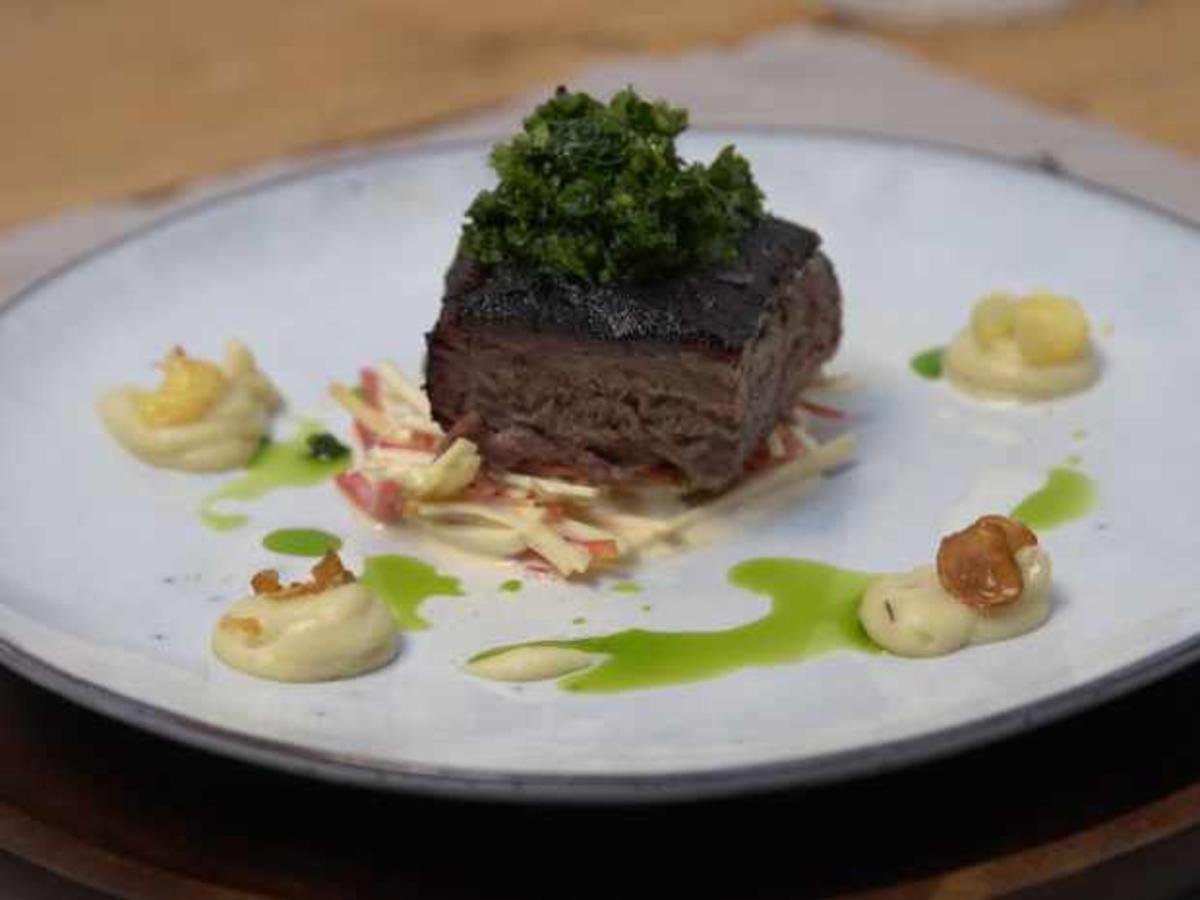 Beef Ribs mit Sellerie Kartoffel Püree und Grünkohl Chimichurri - von ...