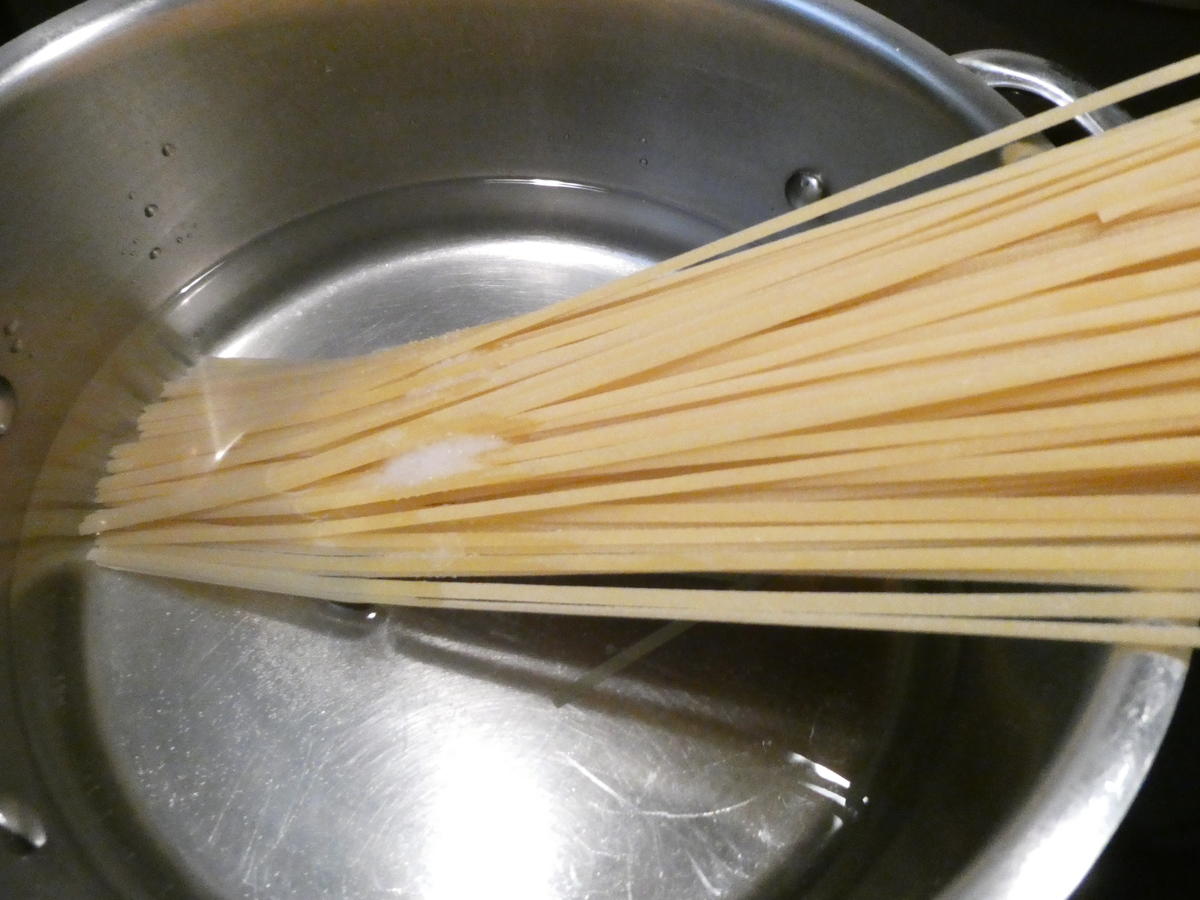 Spaghetti mit Tomaten-Pesto - Rezept - Bild Nr. 16411