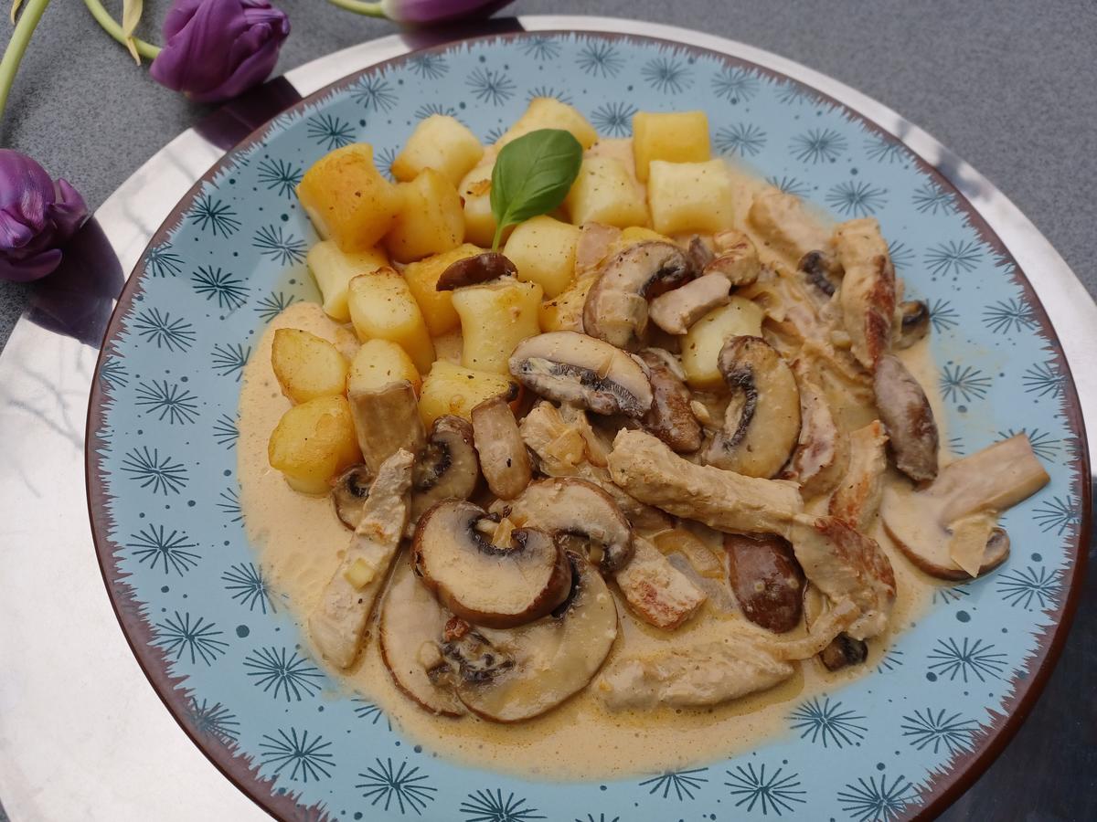 Schnitzelstreifen in Sahnesoße - Rezept - Bild Nr. 16407