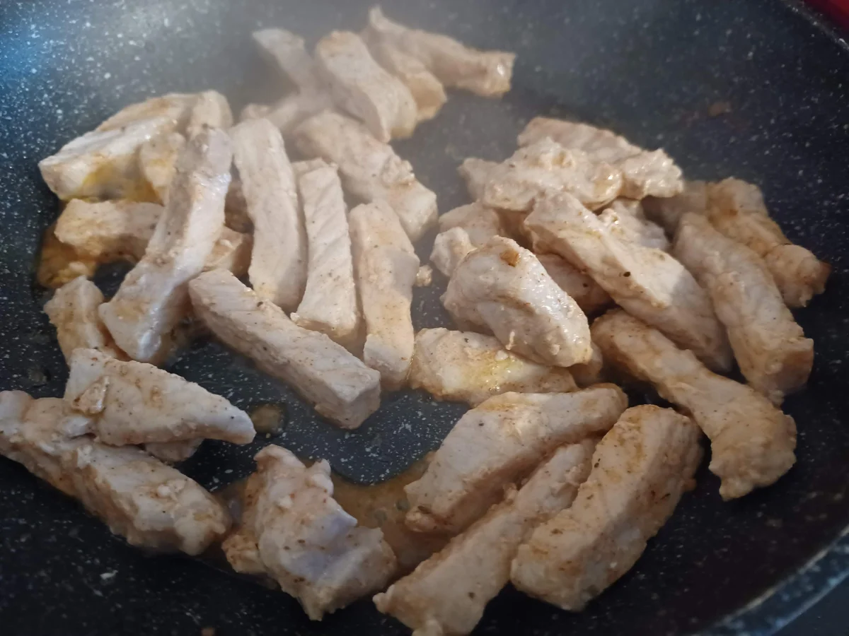 Schnitzelstreifen in Sahnesoße - Rezept - Bild Nr. 16411