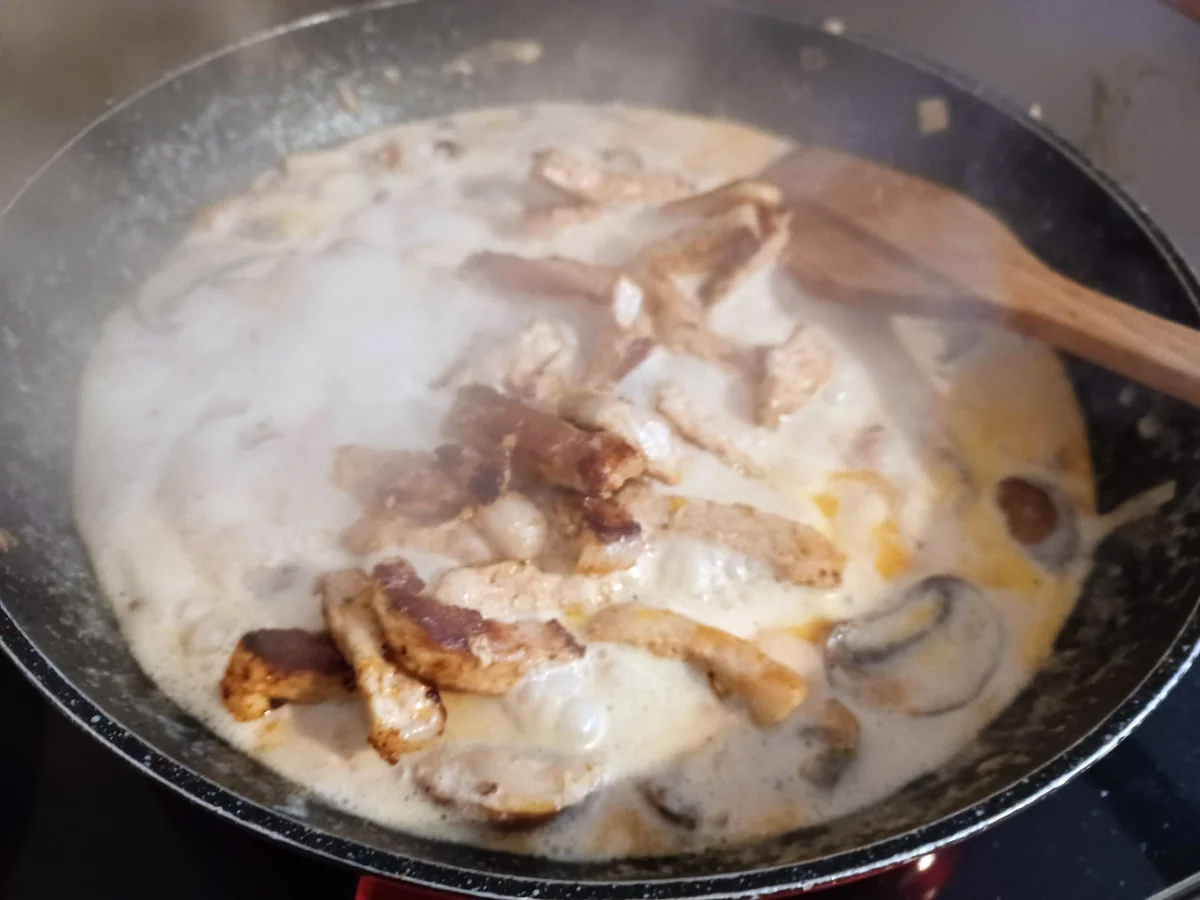 Schnitzelstreifen in Sahnesoße - Rezept - Bild Nr. 16416