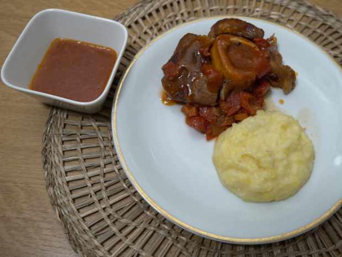 Ossobuco mit Kartoffel-Sellerie-Stampf - Rezept - kochbar.de